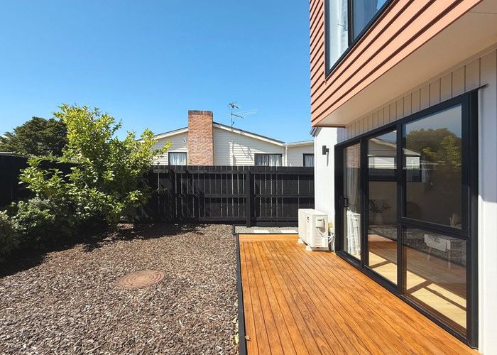  at 7/17 Rewarewa Road, Te Atatu Peninsula, Waitakere City, Auckland