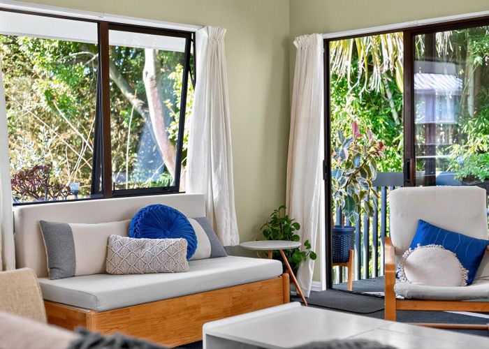  at 2/43 Sabulite Road, Kelston, Waitakere City, Auckland
