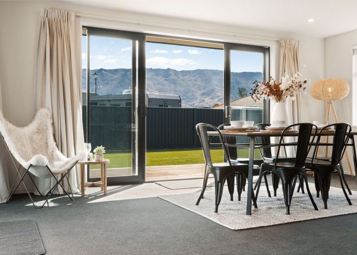  at 30 Ethereal Crescent, Mount Pisa
