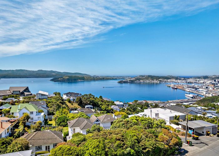  at 2/74 Jubilee Road, Khandallah, Wellington