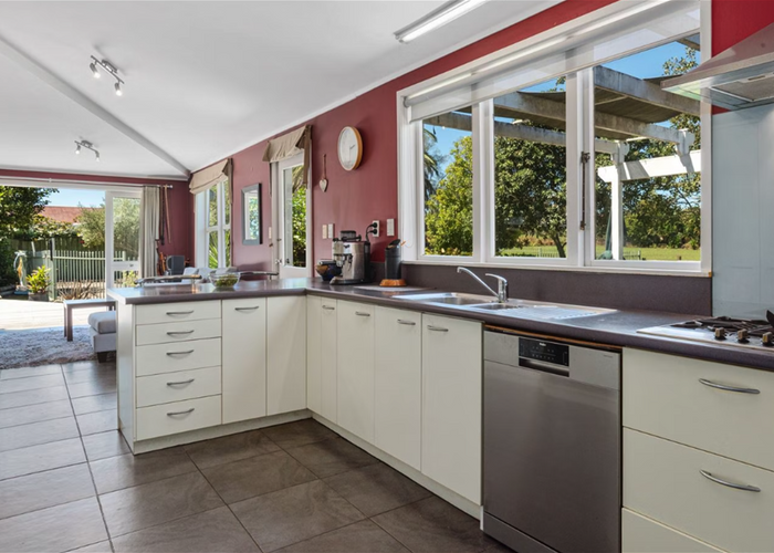  at 322 Postman Road, Albany
