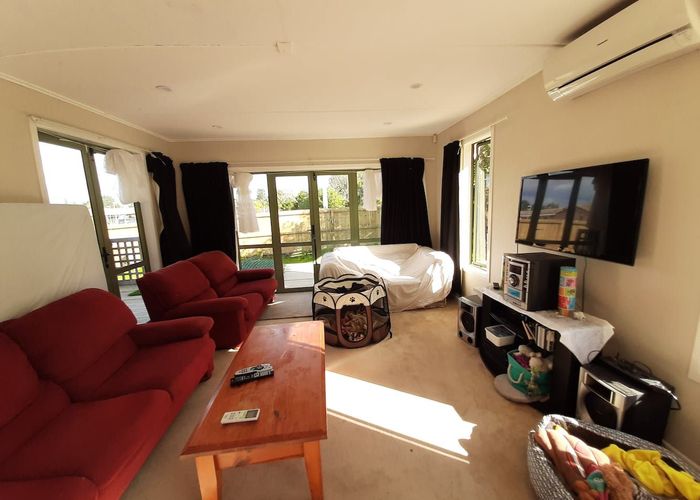  at 25 Hills Road, Otara, Auckland