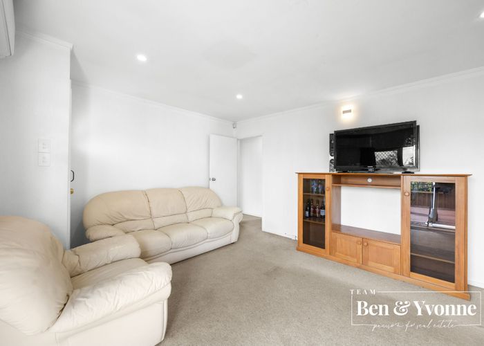  at 2/50 Panorama Road, Mount Wellington, Auckland City, Auckland