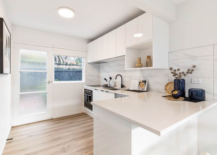 at 4/13 Armadale Road, Remuera, Auckland