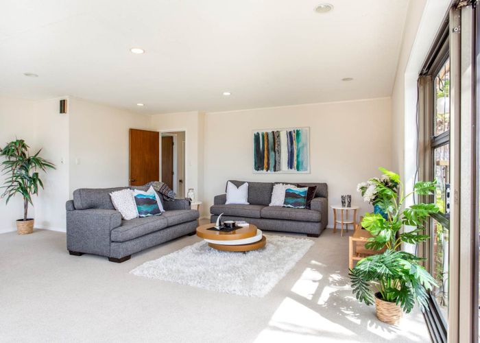  at 1/7 Scarboro Terrace, Murrays Bay, Auckland