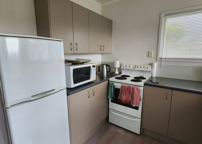  at 1/38 Whiteacres Drive, Sunnyhills, Manukau City, Auckland