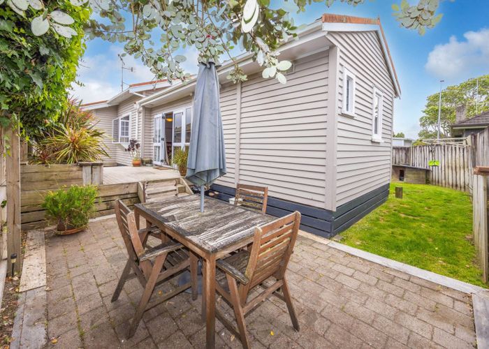  at 54 Haultain Street, Fairfield, Hamilton