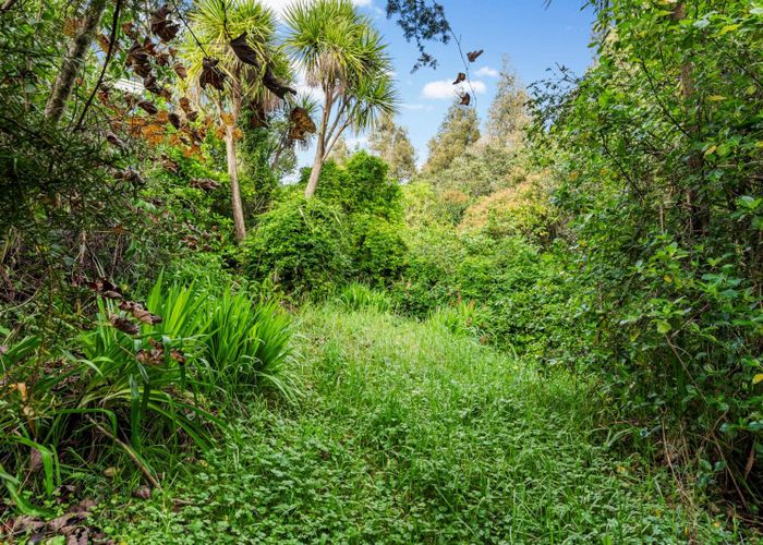  at 274 Beach Road, Campbells Bay, North Shore City, Auckland