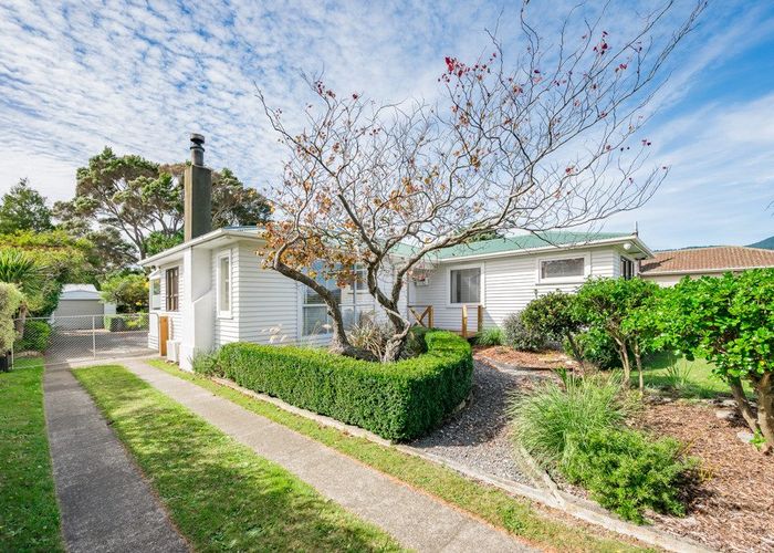  at 70 Kapiti Road, Paraparaumu