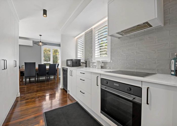  at 16 Taylor Road, Mangere Bridge, Manukau City, Auckland