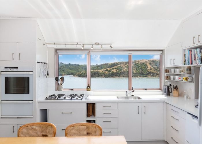  at 33 Forth Place, Papakowhai, Porirua