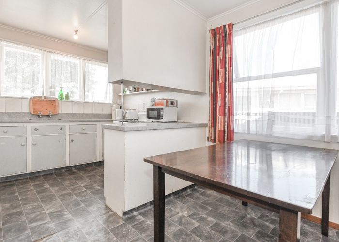  at 14 Deal Crescent, Flaxmere, Hastings