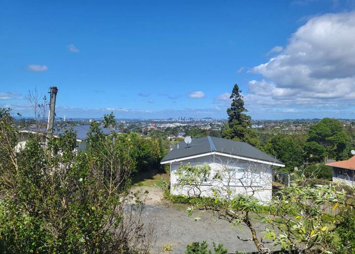  at 2/227 Sunset Road, Sunnynook, North Shore City, Auckland