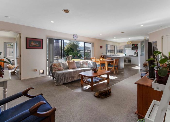  at 5 Hoyte Place, Pukehangi, Rotorua