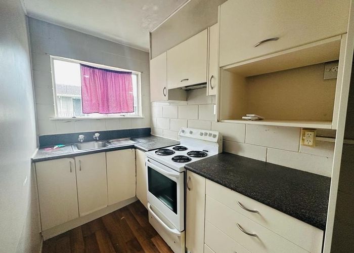  at 2/46 School Road, Morningside, Auckland City, Auckland