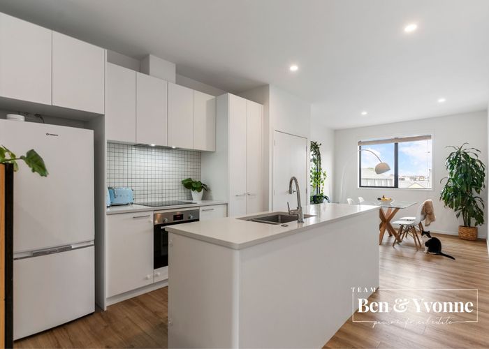  at 8/2 Tahuhu Road, Mount Wellington, Auckland City, Auckland
