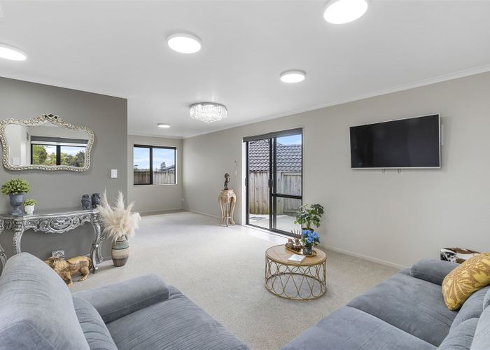  at 2 Anna Lane, Glen Eden, Auckland