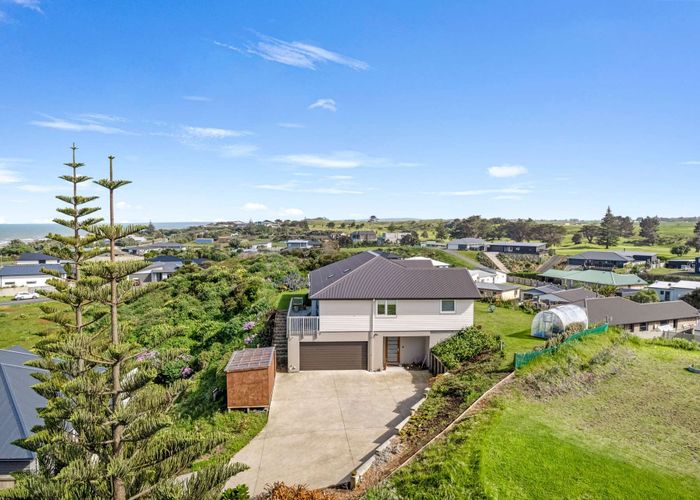 at 12 Longbeach Drive, Castlecliff, Whanganui, Manawatu / Whanganui