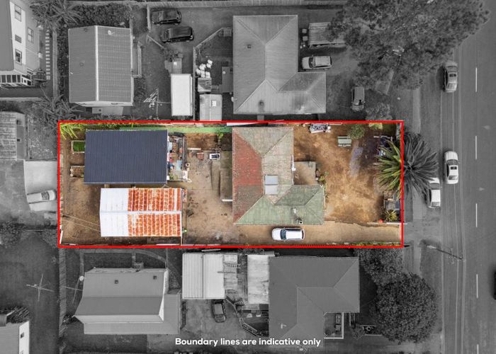  at 19 Larnoch Road, Henderson, Waitakere City, Auckland