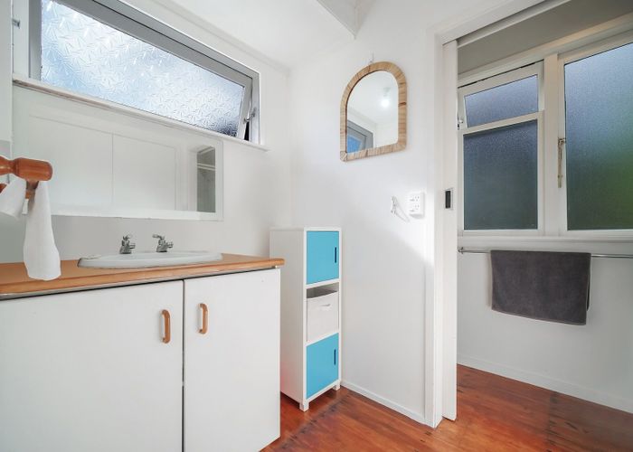  at 4B Hillsborough Rd, Hillsborough, Auckland City, Auckland