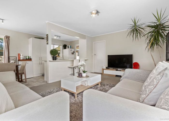  at 60 Cobham Crescent, Kelston, Auckland