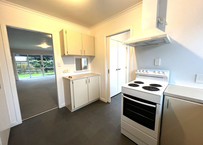  at 2/25 Oakley Ave, Waterview, Auckland City, Auckland