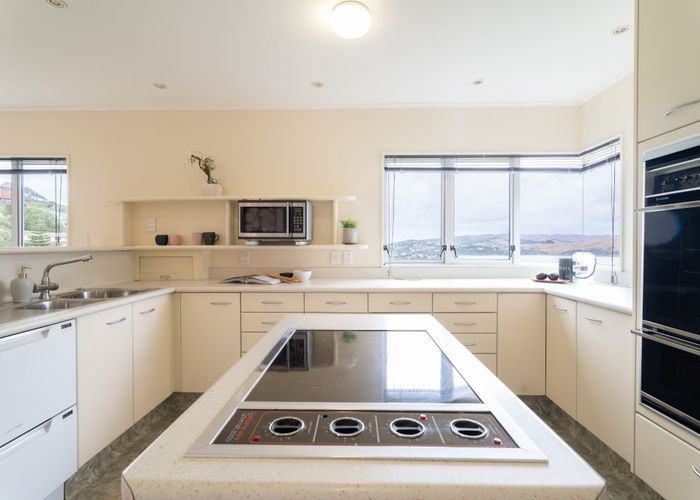  at 4 Compass Way, Whitby, Porirua