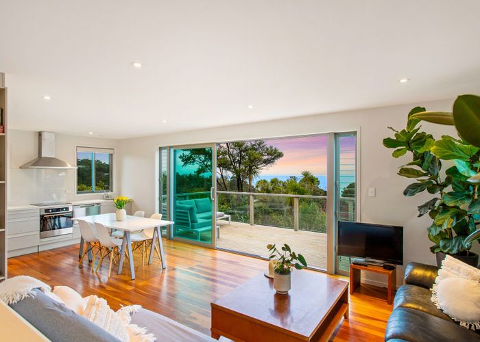  at 8 Mceldowney Road, Titirangi, Waitakere City, Auckland