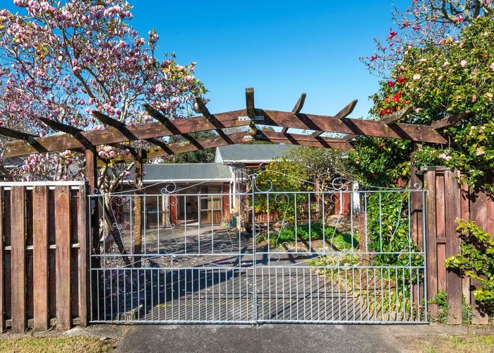  at 55 Blakeborough Drive, Forrest Hill, North Shore City, Auckland