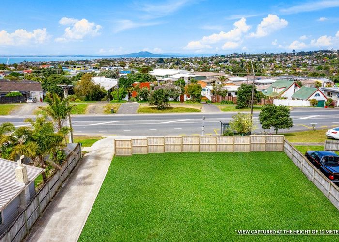  at 886A East Coast Road, Northcross, North Shore City, Auckland