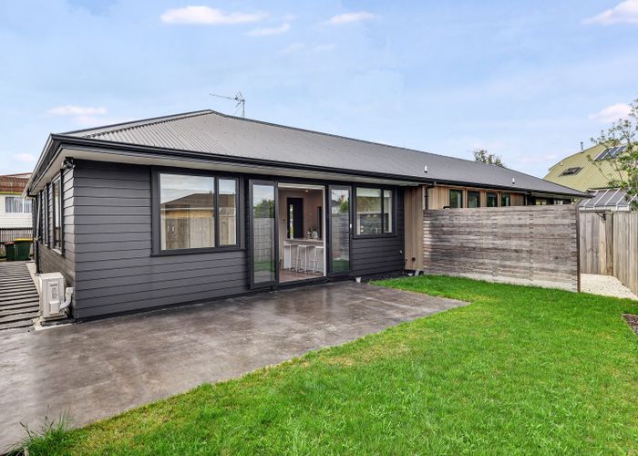  at 2/103 Cambridge Road, Hillcrest, Hamilton