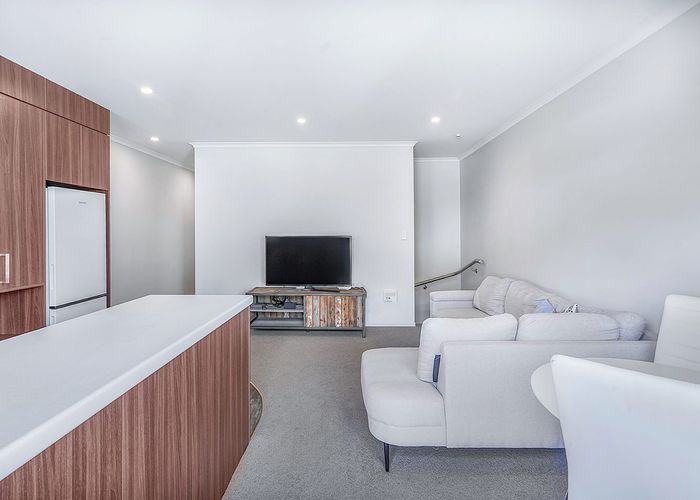  at 2/18 Hunter Street, Hamilton Lake, Hamilton, Waikato