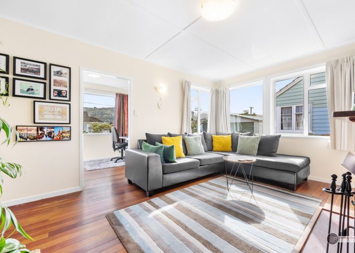  at 4 Poole Street, Taita, Lower Hutt