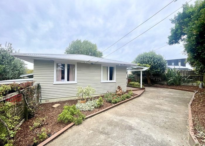  at 6 Kiekie Road, Mangere Bridge, Manukau City, Auckland