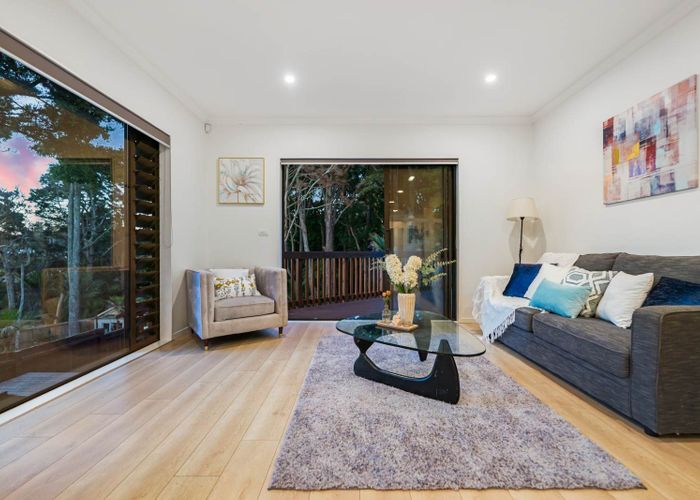  at 17  Evelina Lane, Flat Bush, Manukau City, Auckland