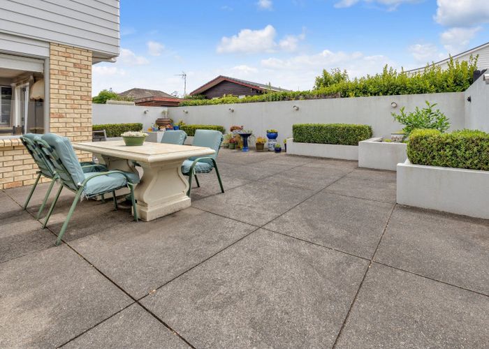  at 100 Howe Street, Howick, Auckland