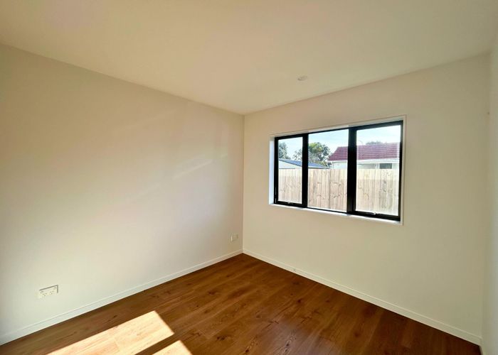  at 723E Massey Road, Mangere, Auckland