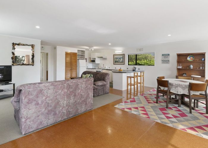  at 4 Sand Dune Grove, Waikawa Beach