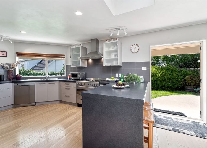  at 4 Caversham Drive, Torbay, Auckland