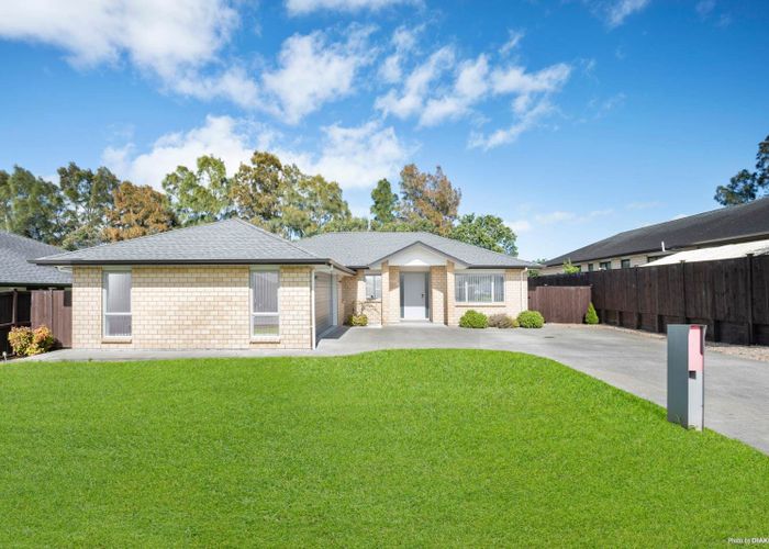  at 9 Kilmacrennan Drive, Rosehill, Papakura