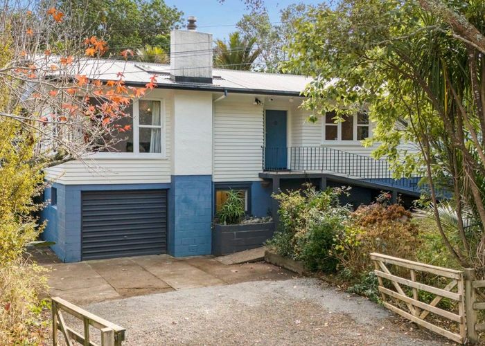  at 1 Rimutaka Place, Titirangi, Auckland