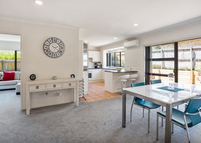  at 11 Nad Place, East Tamaki Heights, Auckland