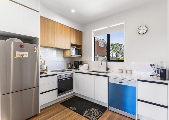  at 423 Glenfield Road, Glenfield, North Shore City, Auckland