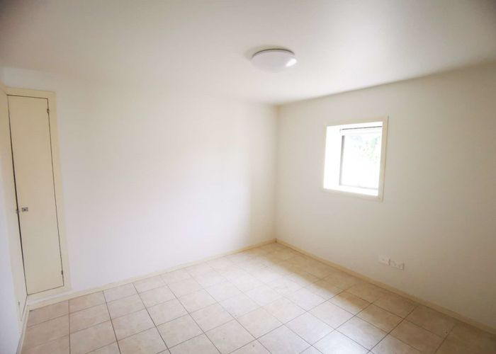  at Flat/58 Powrie st, Glenfield, North Shore City, Auckland