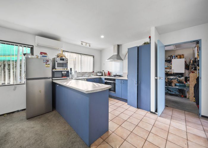  at 27 Robertson Road, Favona, Manukau City, Auckland