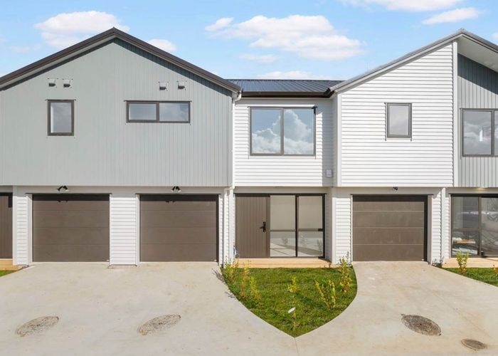  at 5/149 Tirimoana Road, Te Atatu South, Auckland