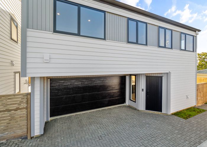  at 8A,B,C,D Deuxberry Avenue, Northcote, North Shore City, Auckland