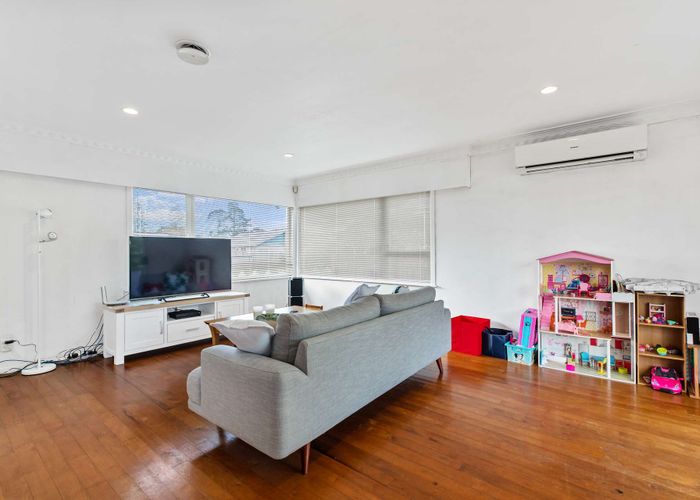  at 128 Edgewater Drive, Pakuranga, Auckland