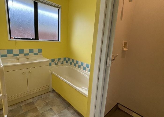  at 1/18 Washbournes Road, Wigram, Christchurch City, Canterbury