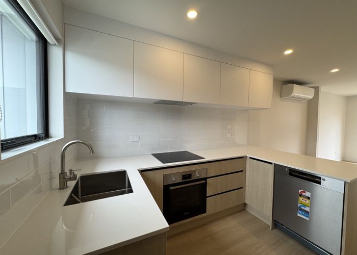  at 2/22 Cleland Crescent, Blockhouse Bay, Auckland City, Auckland